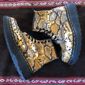 Vintage y2k dr martens snakeskin platform boots